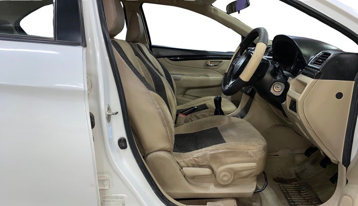 2017 Maruti Ciaz VXI+, Petrol, Manual, 88,397 km, Right Side Front Door Cabin