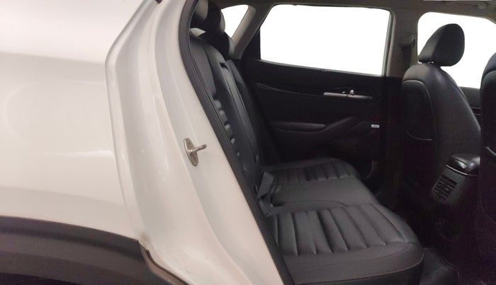 2020 KIA SELTOS GTX PLUS AT 1.5 DIESEL, Diesel, Automatic, 1,05,588 km, Right Side Rear Door Cabin