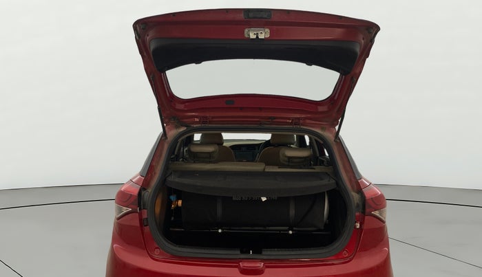 2015 Hyundai Elite i20 ASTA 1.2, CNG, Manual, 1,04,472 km, Boot Door Open