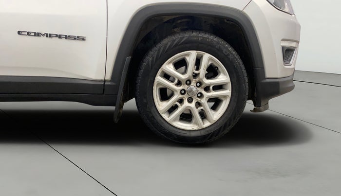 2017 Jeep Compass LIMITED 2.0 DIESEL, Diesel, Manual, 1,11,234 km, Right Front Wheel