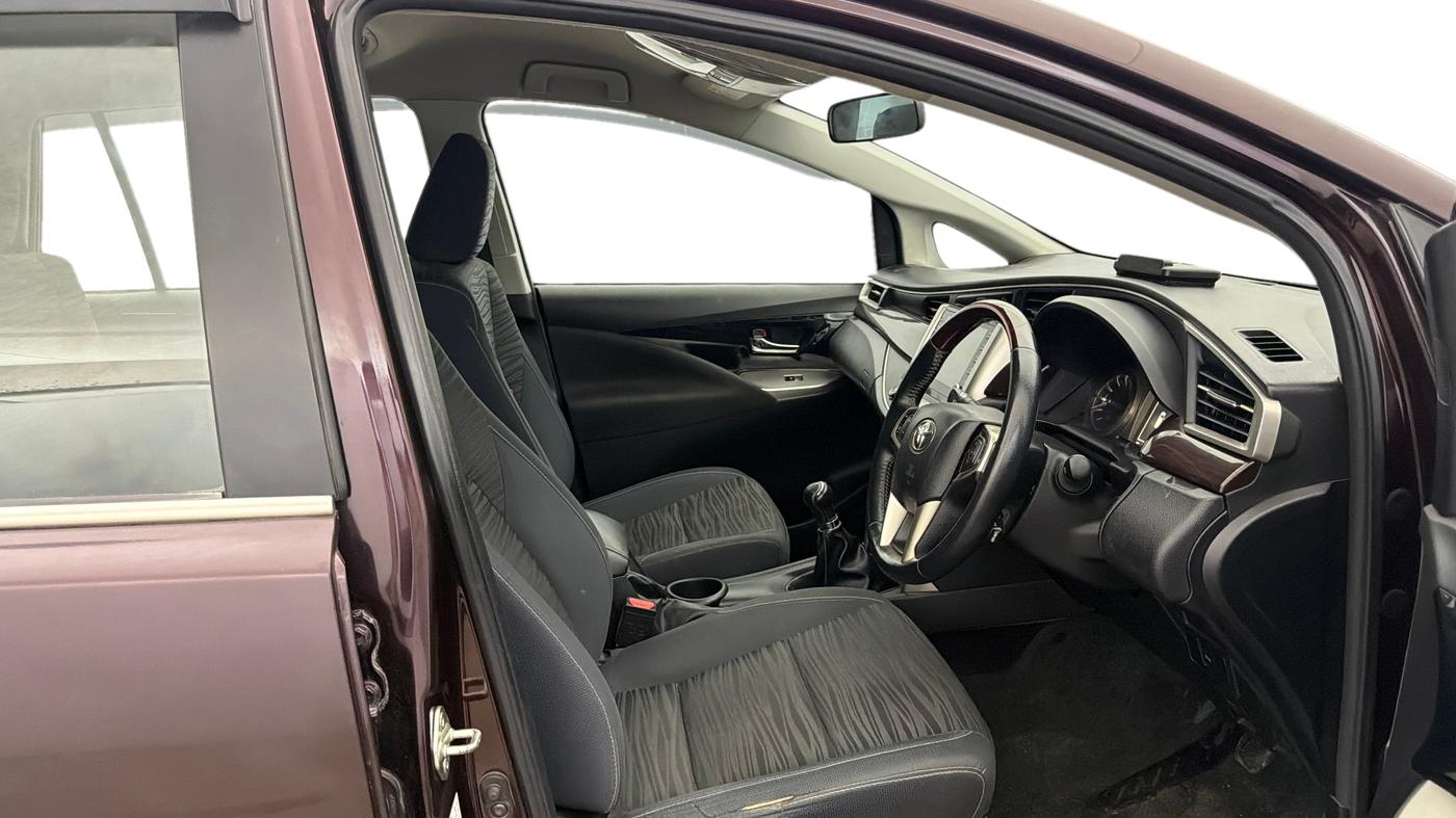 2022 Toyota Innova Crysta 2.7 VX 7 STR, Petrol, Manual, 67,894 km, Right Side Front Door Cabin