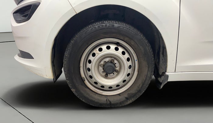 2020 Tata ALTROZ XE PETROL, Petrol, Manual, 72,750 km, Left Front Wheel