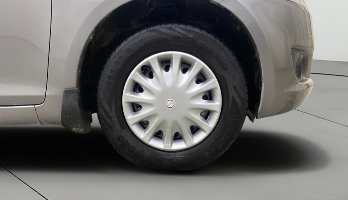 2013 Maruti Swift VXI, Petrol, Manual, 87,697 km, Right Front Wheel
