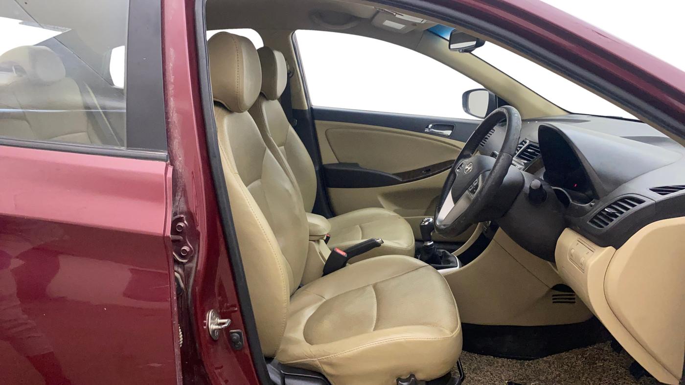 2013 Hyundai Verna FLUIDIC 1.6 VTVT SX, Petrol, Manual, 52,089 km, Right Side Front Door Cabin