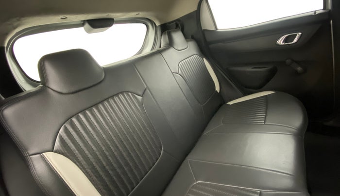 2019 Renault Kwid RXT 1.0 (O), Petrol, Manual, 50,647 km, Right Side Rear Door Cabin