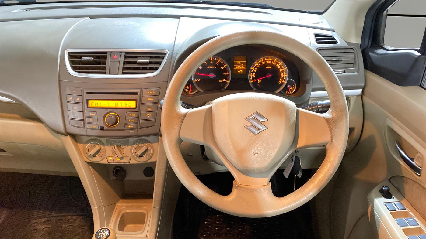 2014 Maruti Ertiga VXI, Petrol, Manual, 66,266 km, Steering Wheel Close Up