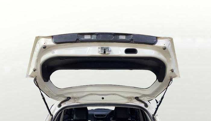 2017 Maruti Swift VXI, Petrol, Manual, 1,15,743 km, Boot Door Open