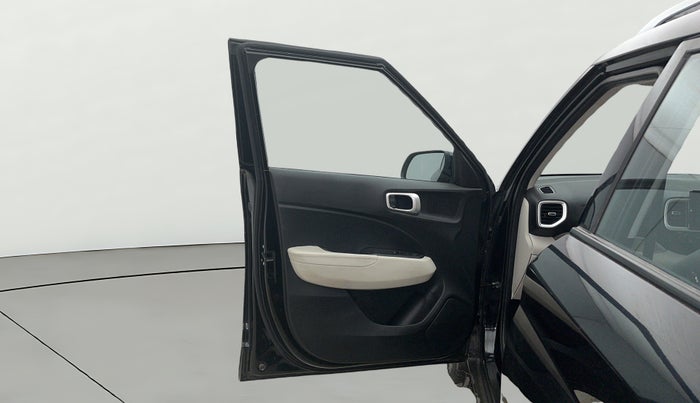 2023 Hyundai VENUE S 1.2, Petrol, Manual, 30,571 km, LHS Front Door