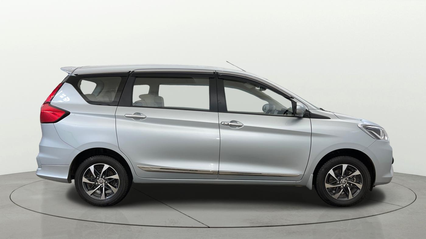 2023 Toyota RUMION V AT , Petrol, Automatic, 7,123 km, Right Side View