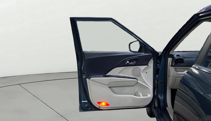 2019 Mahindra XUV300 W8 (O) 1.5 DIESEL, Diesel, Manual, 57,422 km, LHS Front Door