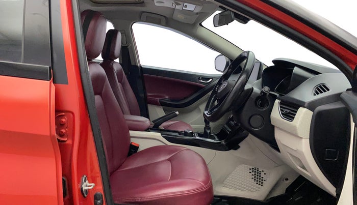 2020 Tata NEXON XZ PLUS (O) DIESEL DUAL TONE, Diesel, Manual, 93,897 km, Right Side Front Door Cabin