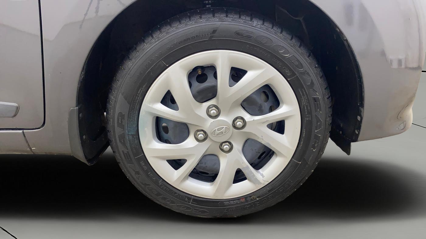 2020 Hyundai Grand i10 SPORTZ 1.2 KAPPA VTVT, Petrol, Manual, 45,776 km, Right Front Wheel