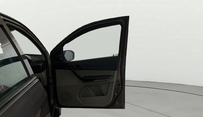 2018 Tata Tiago XT PETROL, Petrol, Manual, 80,851 km, RHS Front Door