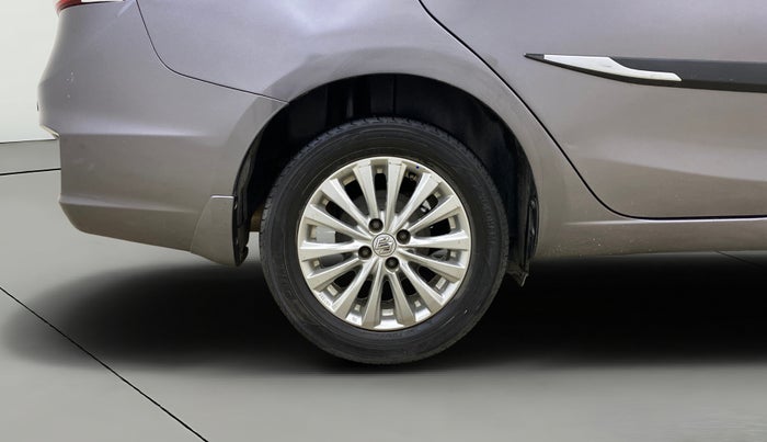 2014 Maruti Ciaz ZXI, Petrol, Manual, 99,672 km, Right Rear Wheel