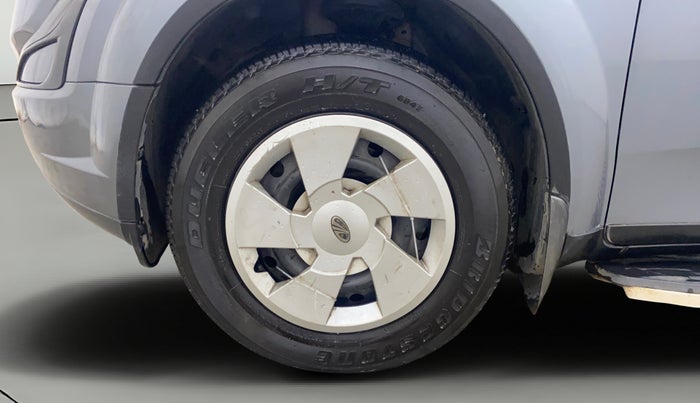 2016 Mahindra XUV500 W6 AT, Diesel, Automatic, 76,499 km, Left Front Wheel