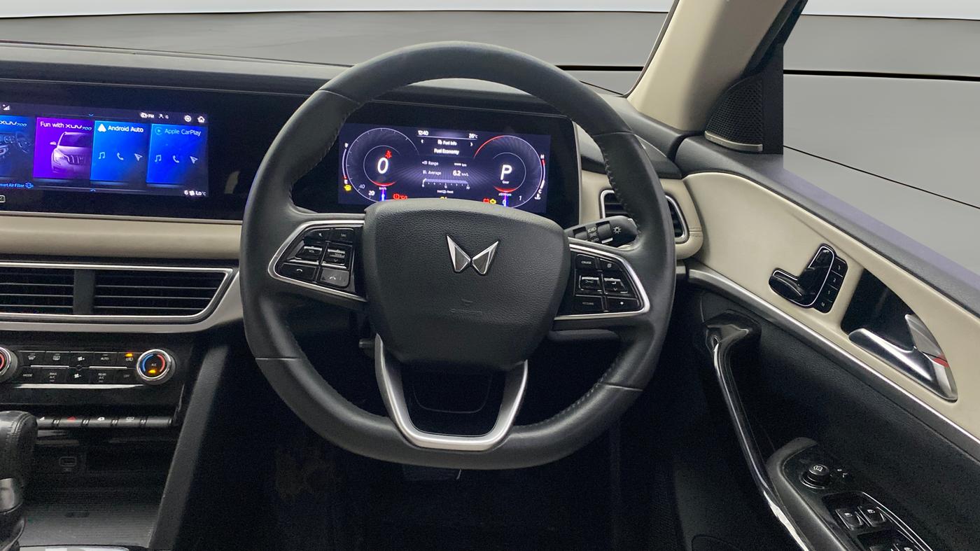 2021 Mahindra XUV700 AX 7 LUXURY P AT 7 STR, Petrol, Automatic, 1,01,825 km, Steering Wheel Close Up