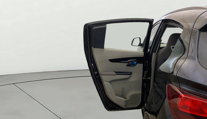 2017 Mahindra Kuv100 K6 PLUS 6 STR, Petrol, Manual, 43,431 km, LHS Rear Door