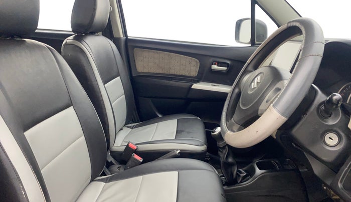 2015 Maruti Wagon R 1.0 VXI, Petrol, Manual, 1,21,130 km, Right Side Front Door Cabin