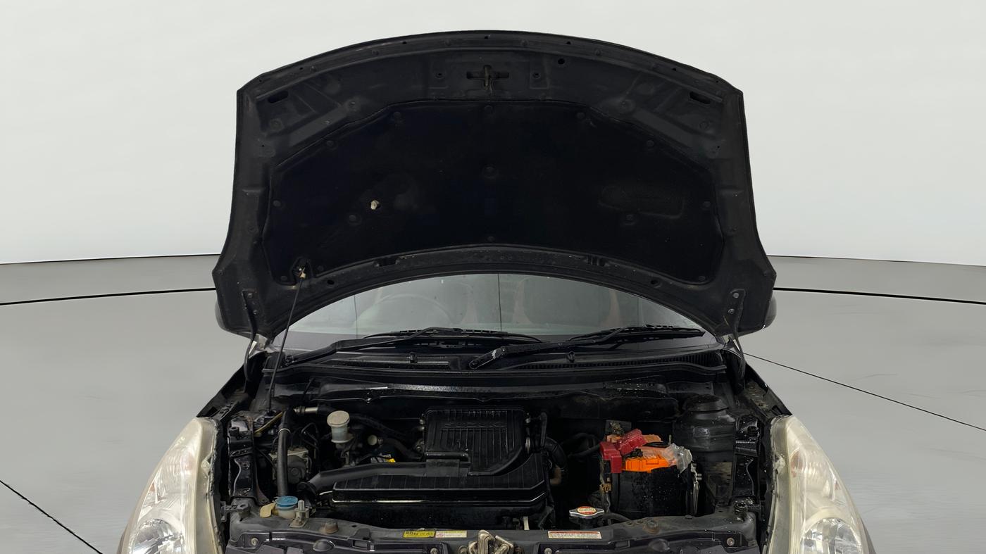 2017 Maruti Swift LXI (O), Petrol, Manual, 56,586 km, Open Bonet