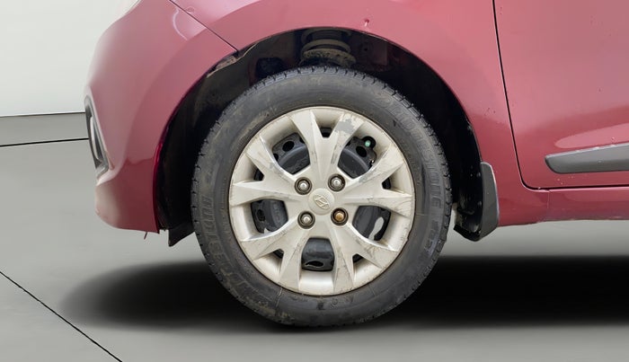 2014 Hyundai Grand i10 SPORTZ AT 1.2 KAPPA VTVT, Petrol, Automatic, 1,10,190 km, Left Front Wheel