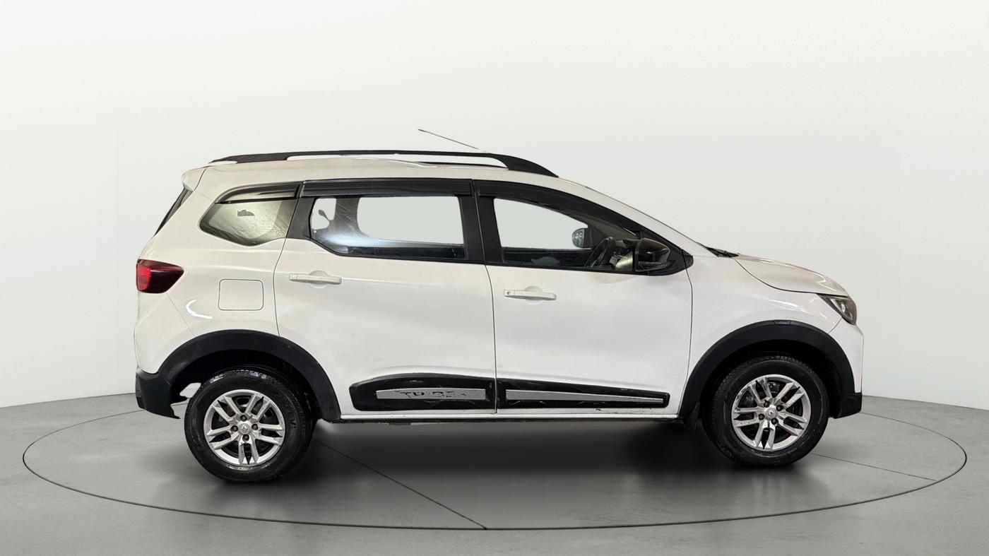 2023 Renault TRIBER RXT, Petrol, Manual, 42,037 km, Right Side View