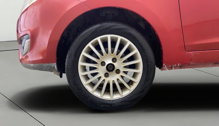 2015 Tata Zest XMS PETROL, Petrol, Manual, 1,35,821 km, Left Front Wheel