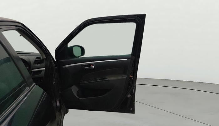 2015 Maruti Swift VXI, Petrol, Manual, 68,004 km, RHS Front Door