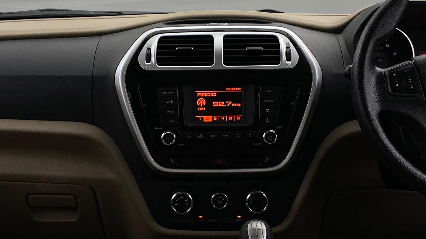 2018 Mahindra TUV300 T8, Diesel, Manual, 65,781 km, Air Conditioner
