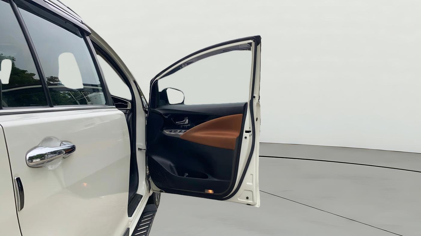 2022 Toyota Innova Crysta 2.7 ZX AT 7 STR, Petrol, Automatic, 35,119 km, RHS Front Door