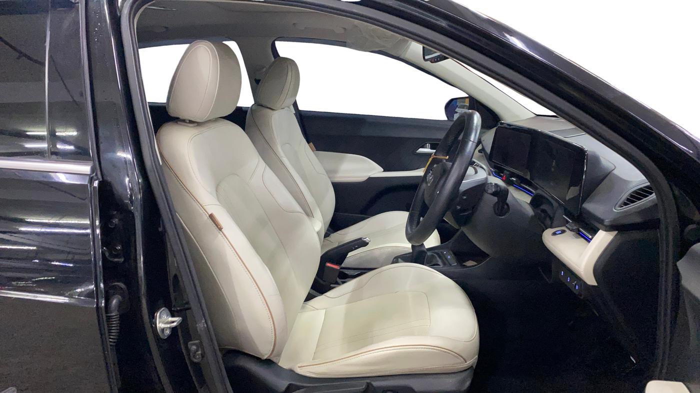 2023 Hyundai Verna SX (O) 1.5 MPI MT, Petrol, Manual, 33,101 km, Right Side Front Door Cabin