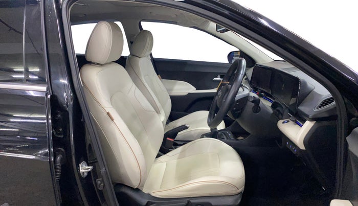 2023 Hyundai Verna SX (O) 1.5 MPI MT, Petrol, Manual, 33,081 km, Right Side Front Door Cabin