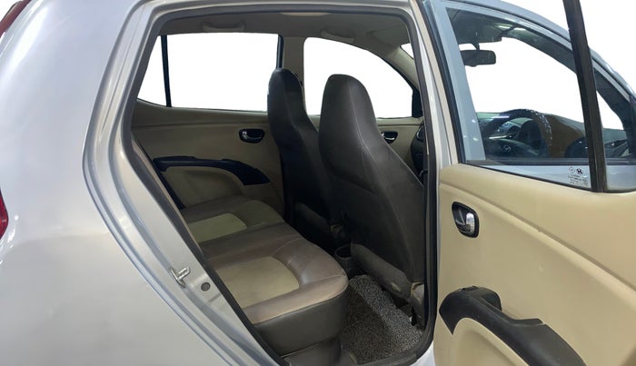 2016 Hyundai i10 SPORTZ 1.1, Petrol, Manual, 89,087 km, Right Side Rear Door Cabin