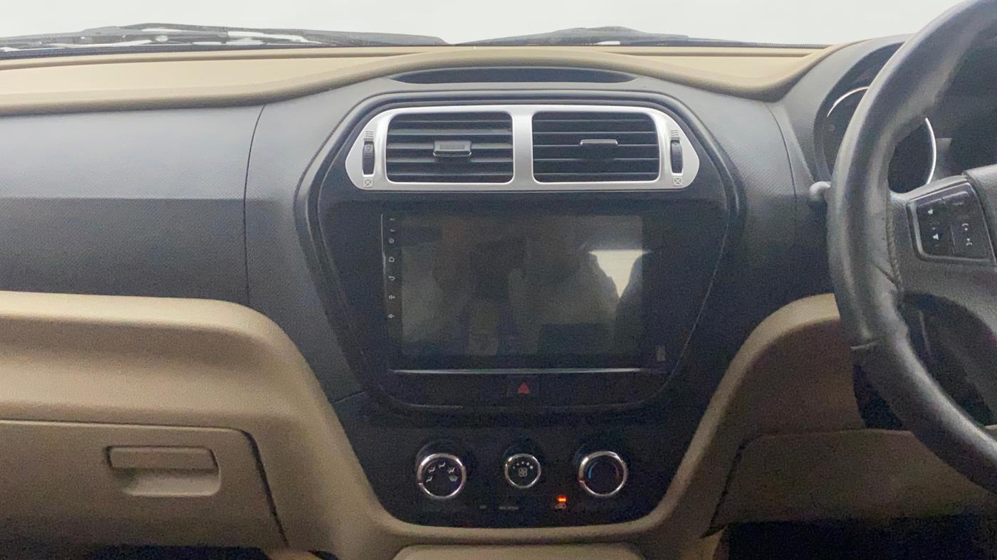 2017 Mahindra TUV300 T8 AMT, Diesel, Automatic, 83,120 km, Air Conditioner