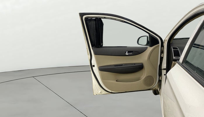 2014 Hyundai i20 SPORTZ 1.2, Petrol, Manual, 98,148 km, LHS Front Door