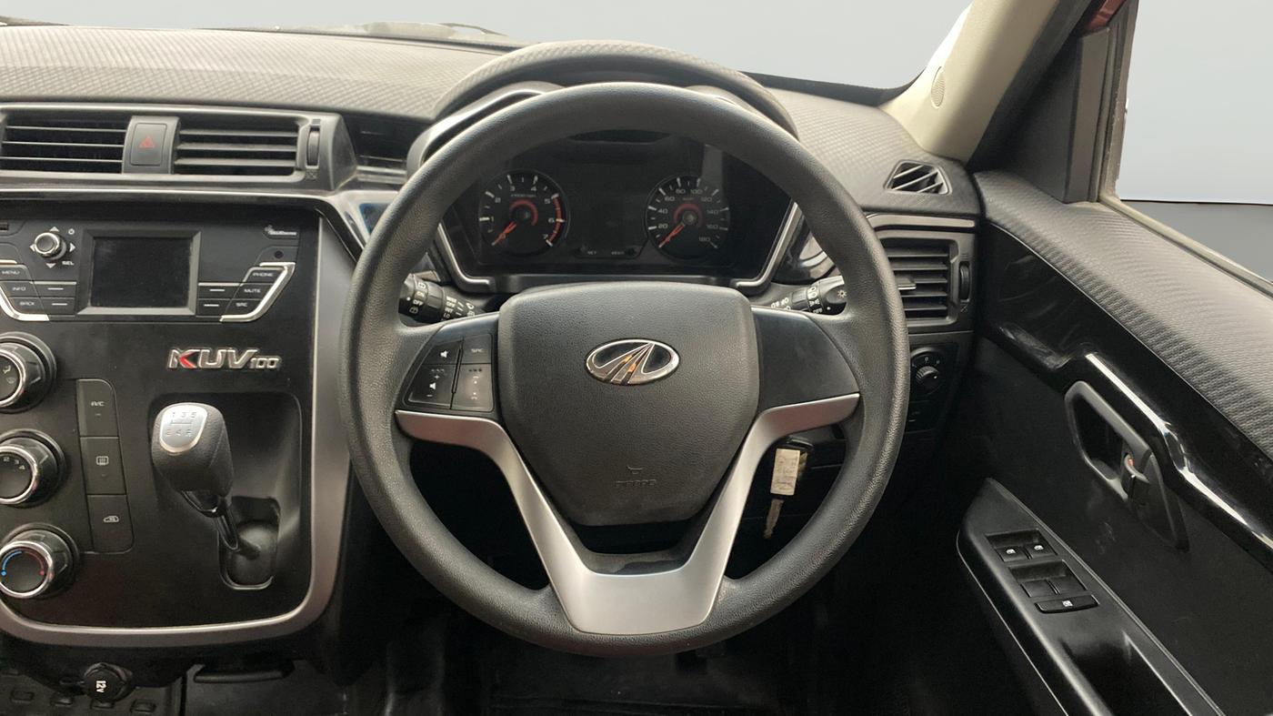 2017 Mahindra Kuv100 K8 6 STR DUAL TONE, Petrol, Manual, 29,019 km, Steering Wheel Close Up