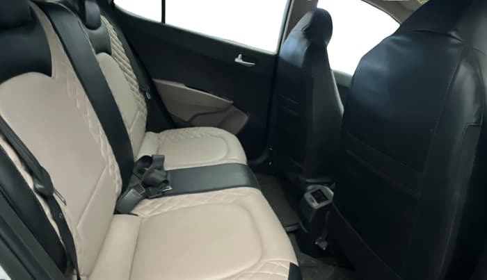 2018 Hyundai Grand i10 SPORTZ (O) AT 1.2 KAPPA VTVT, Petrol, Automatic, 31,128 km, Right Side Rear Door Cabin