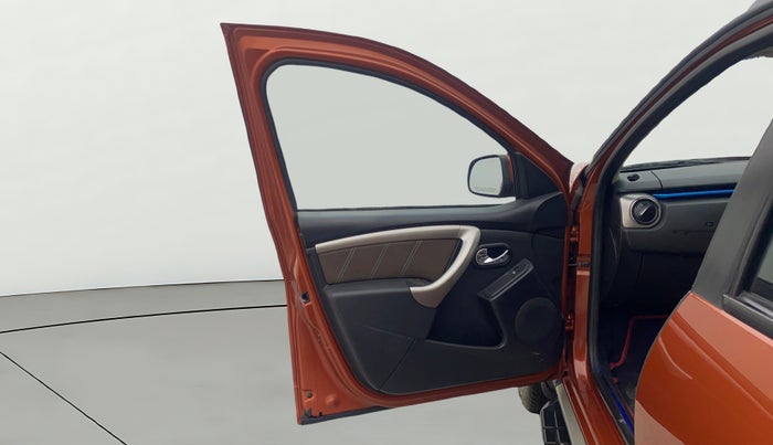 2020 Renault Duster RXZ 1.3 TURBO PETROL CVT, Petrol, Automatic, 38,702 km, LHS Front Door