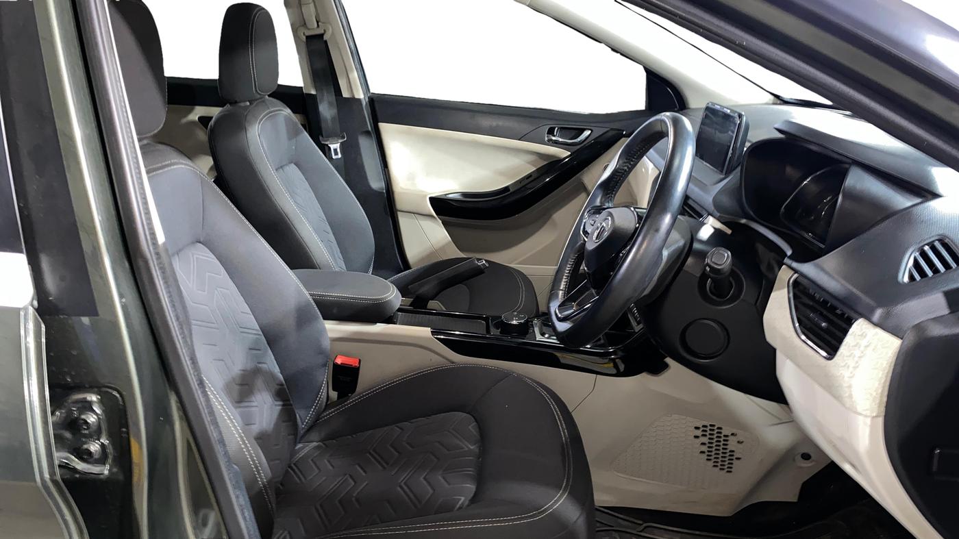 2023 Tata NEXON XZA PLUS SUNROOF PETROL, Petrol, Automatic, 13,380 km, Right Side Front Door Cabin