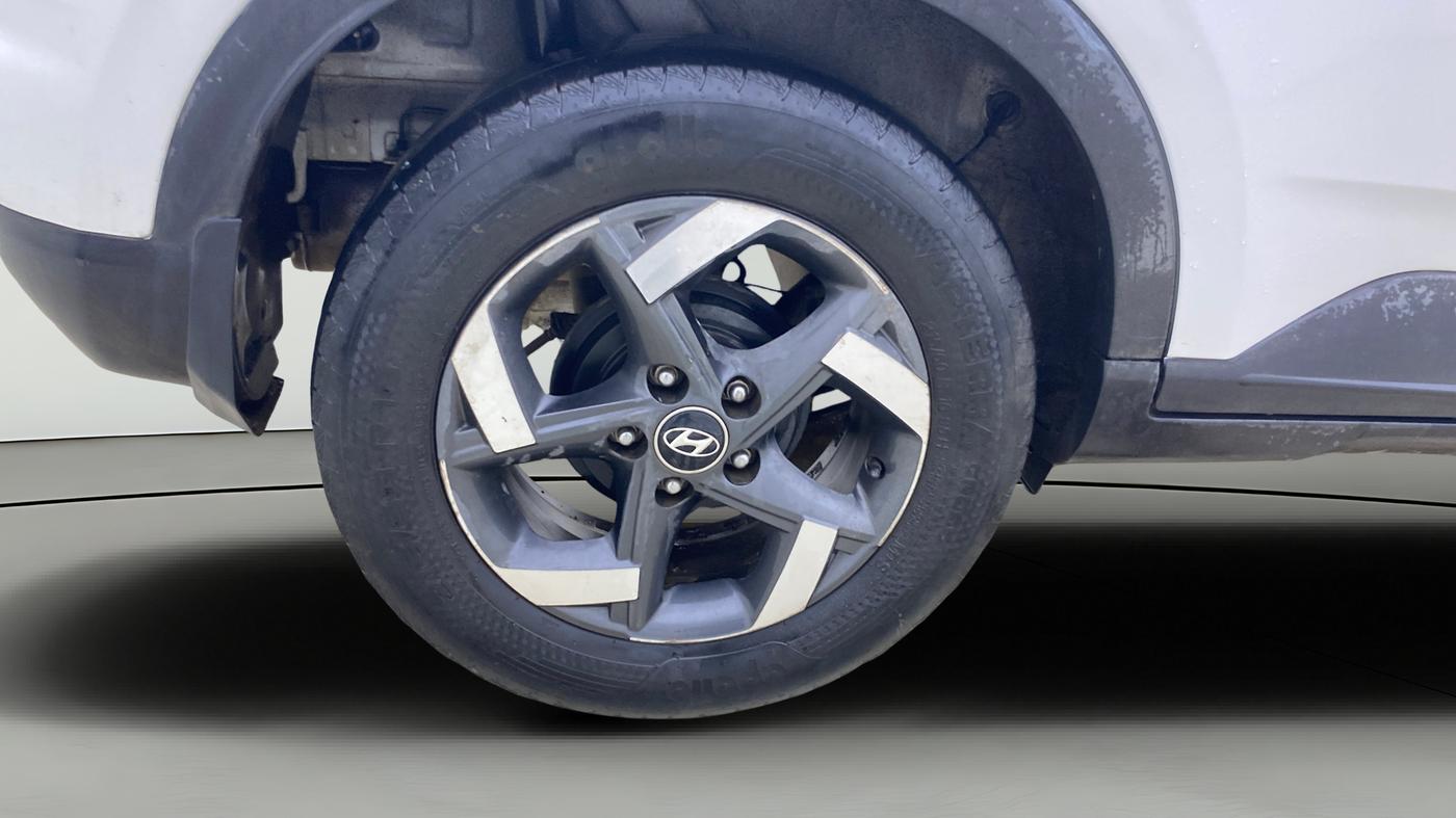 2021 Hyundai VENUE SX 1.0 TURBO, Petrol, Manual, 1,28,844 km, Right Rear Wheel