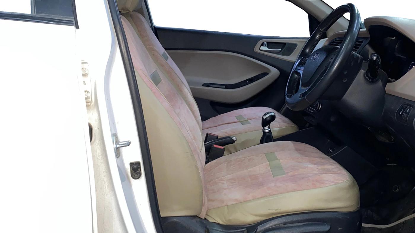 2016 Hyundai Elite i20 ASTA 1.2 (O), Petrol, Manual, 76,879 km, Right Side Front Door Cabin