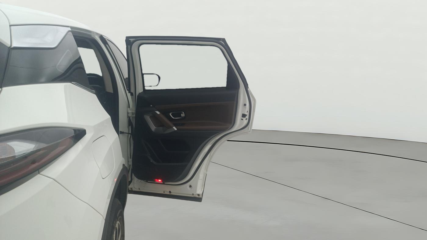 2023 Tata Harrier XZ Plus 2.0Lkryotec halo Dark Edition, Diesel, Manual, 17,494 km, RHS Rear Door