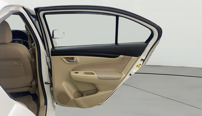 2015 Maruti Ciaz VDI+ SHVS, Diesel, Manual, 1,27,560 km, RHS Rear Door