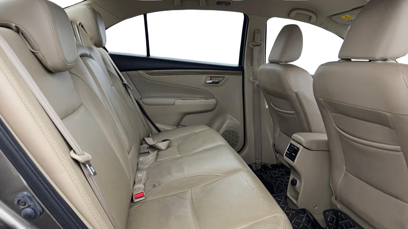 2019 Maruti Ciaz ALPHA 1.5 SHVS PETROL, Petrol, Manual, 78,516 km, Right Side Rear Door Cabin
