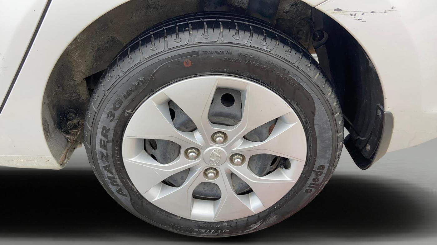 2015 Hyundai Xcent S 1.2, Petrol, Manual, 36,953 km, Left Rear Wheel