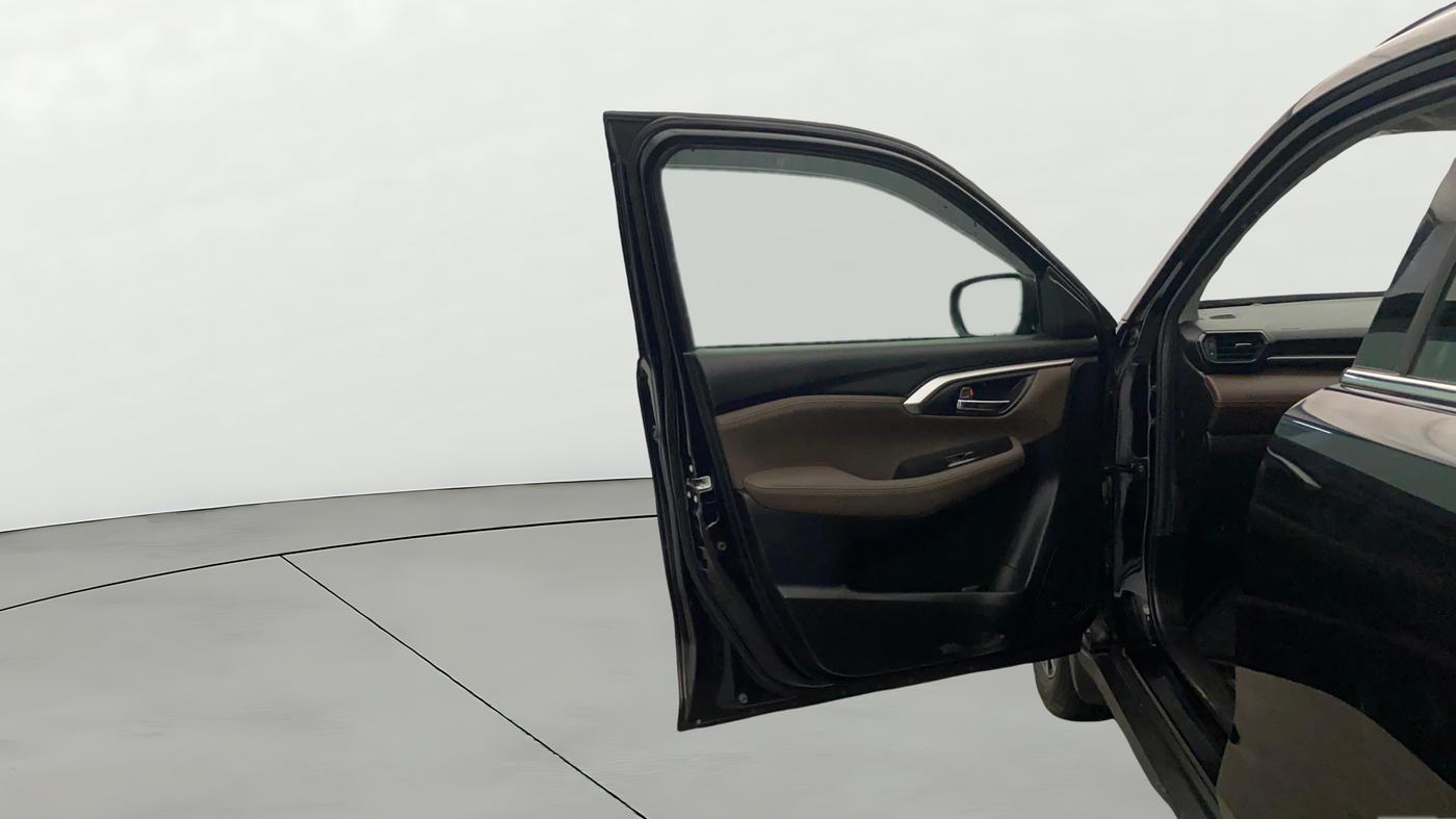 2025 Toyota URBAN CRUISER HYRYDER G (O) 2WD Hybrid 1.5L e-CVT, Hybrid, Automatic, 3,621 km, LHS Front Door