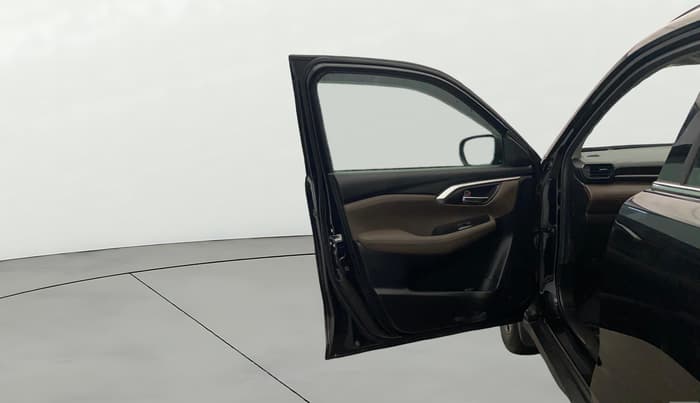 2025 Toyota URBAN CRUISER HYRYDER G (O) 2WD Hybrid 1.5L e-CVT, Hybrid, Automatic, 3,621 km, LHS Front Door