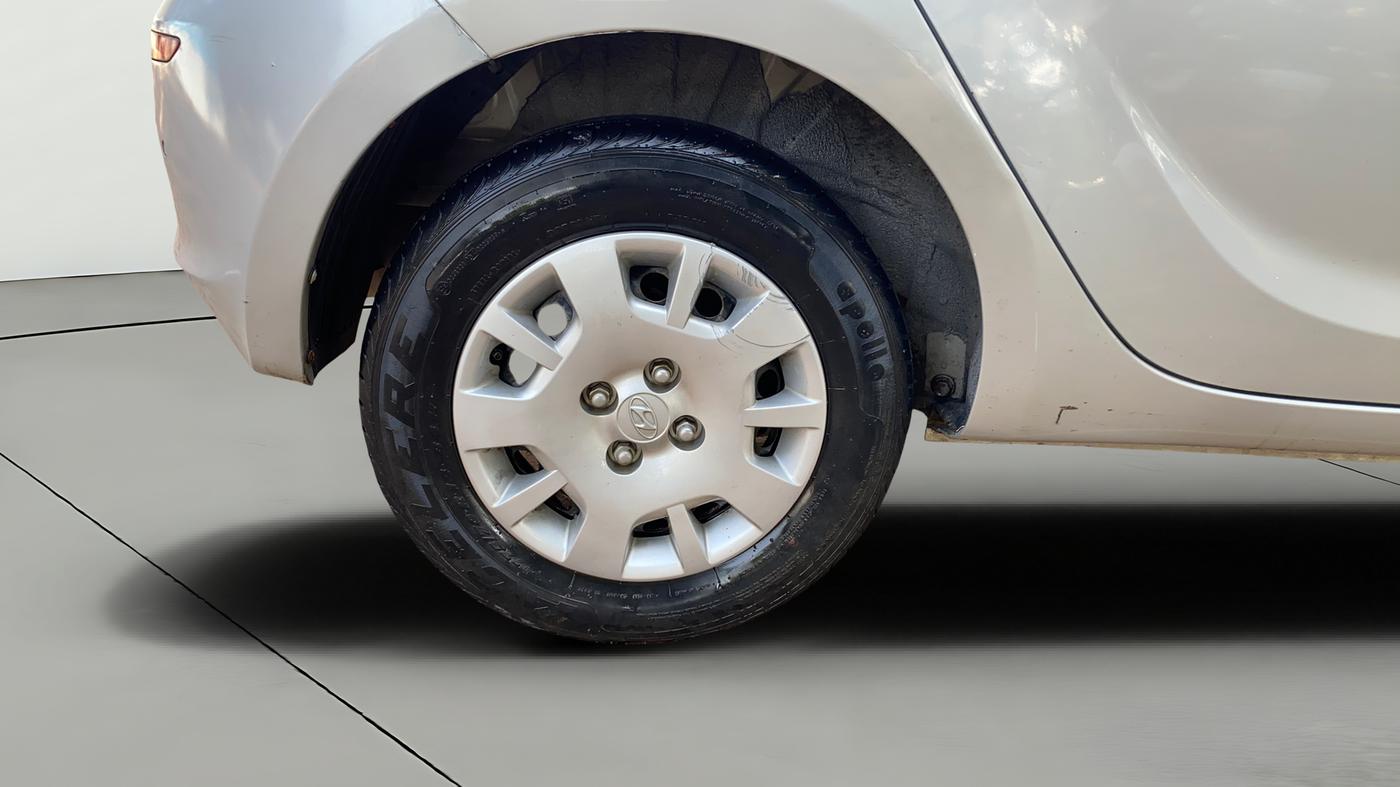 2013 Hyundai i20 MAGNA (O) 1.2, Petrol, Manual, 44,527 km, Right Rear Wheel