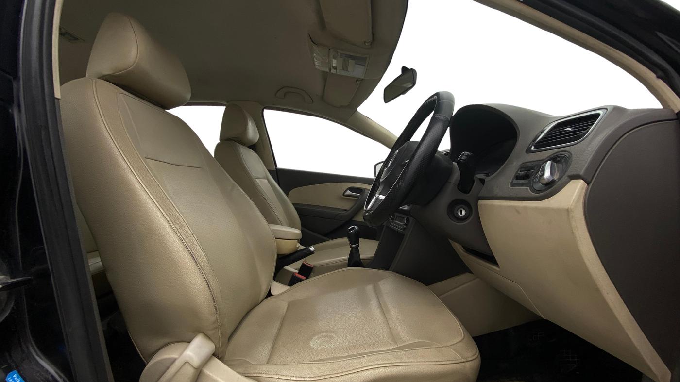 2012 Volkswagen Vento HIGHLINE DIESEL 1.6, Diesel, Manual, 1,45,665 km, Right Side Front Door Cabin
