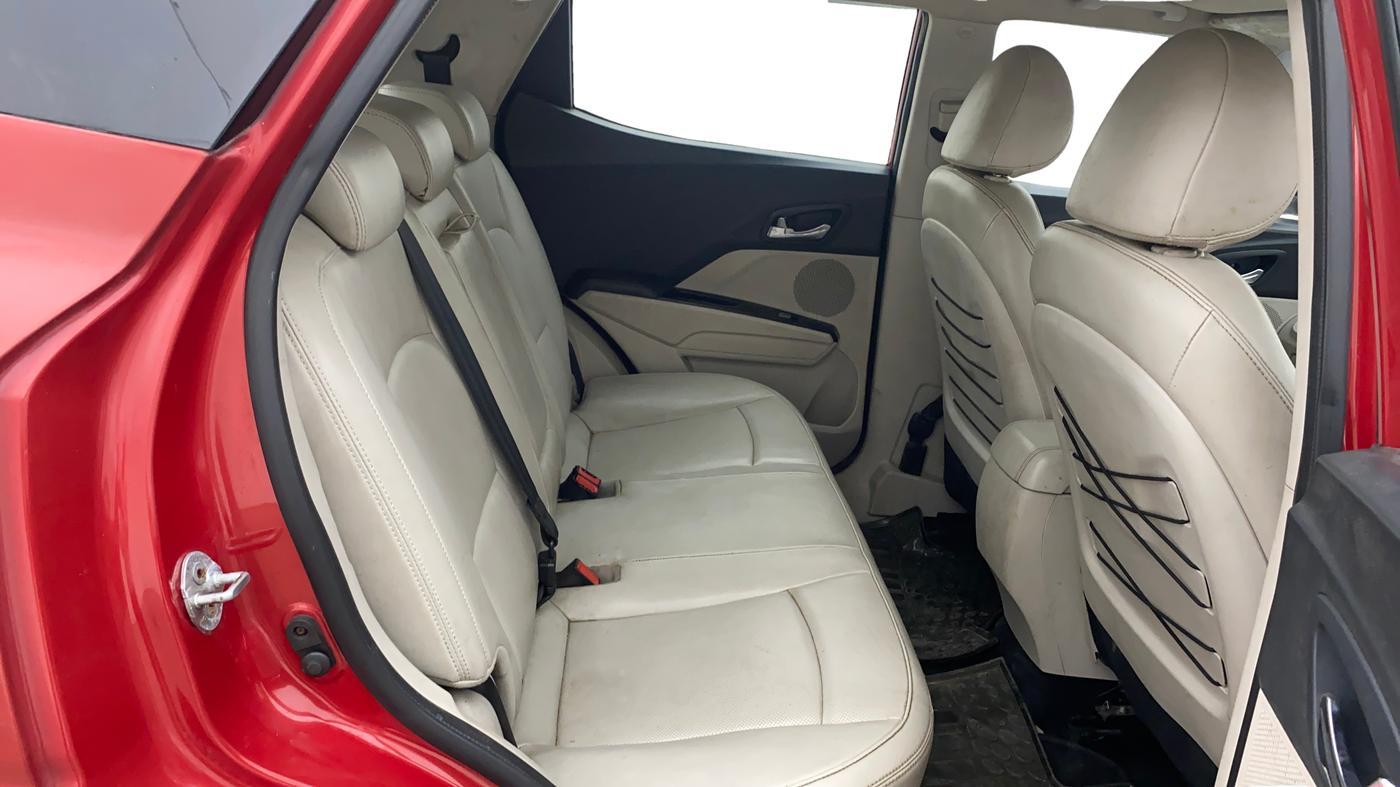 2019 Mahindra XUV300 W8 (O) 1.5 DIESEL, Diesel, Manual, 67,726 km, Right Side Rear Door Cabin
