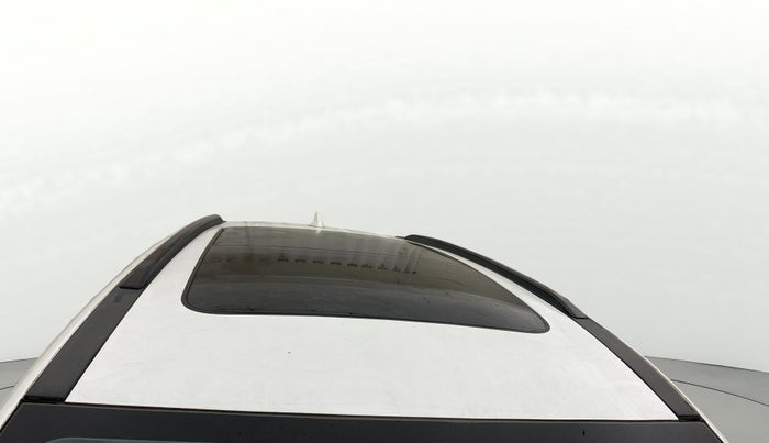 2022 Mahindra XUV700 AX 7 LUXURY D AWD AT 7 STR, Diesel, Automatic, 82,634 km, Roof